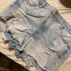 shorts with flower pockets